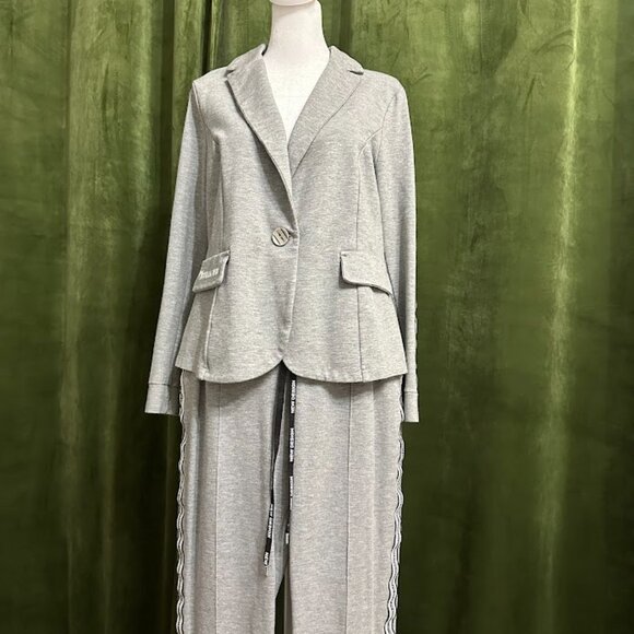 Gray Women's Suit in Sporty-Elegant Style Size: M - Picture 6 of 9